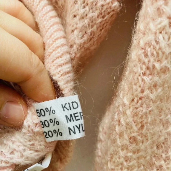 VINTAGE - Rare Giusi Slaviero Parma Italy Shoulder Tassel V-neck Sweater - Picture 10 of 10